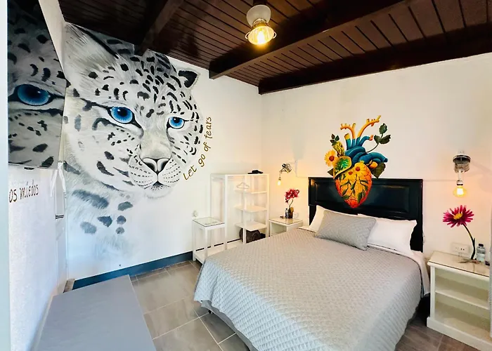 Hotel y Arte Antigua